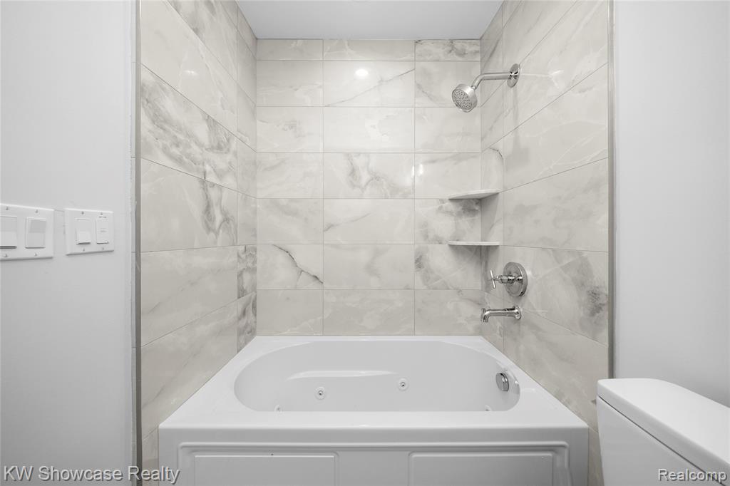 5512 Essex Court, West Bloomfield, MI — Photo 78