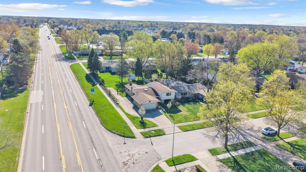 9498 Bassett Street, Livonia, MI 48150 — Photo 45