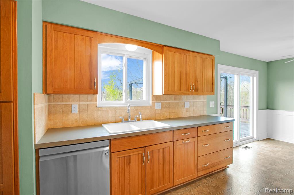 9093 Jordan Road, Grand Blanc, MI 48439 — Photo 22