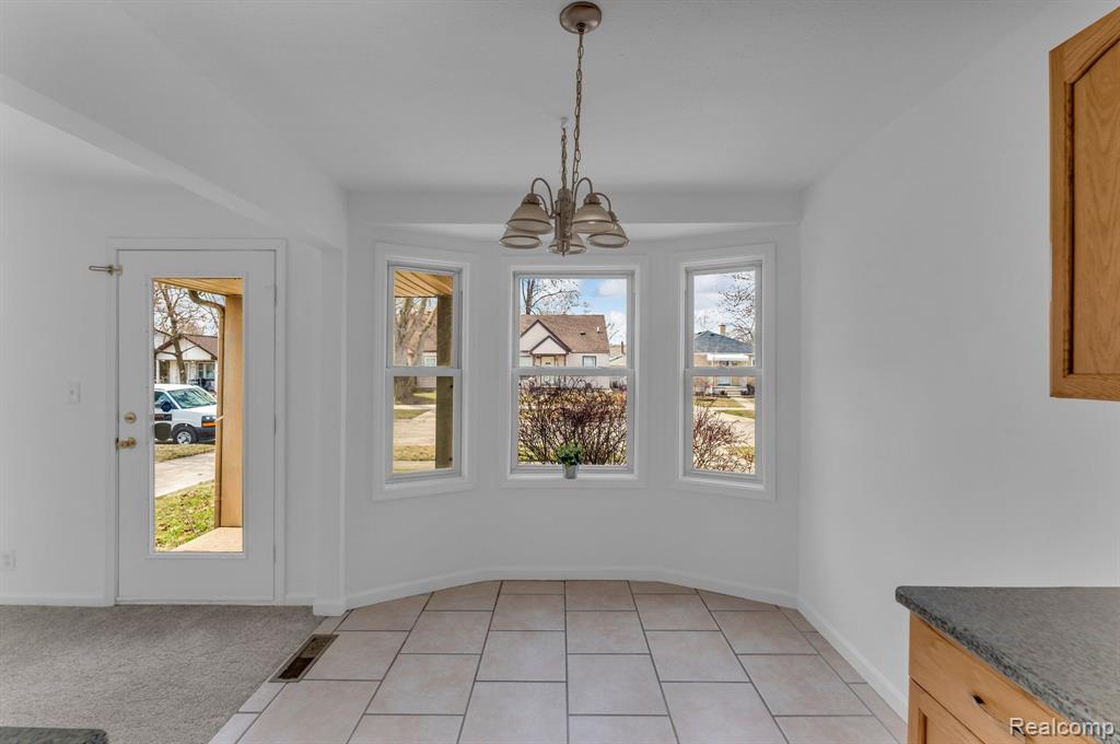 8001 JACKSON Street, Taylor, MI 48180 — Photo 5