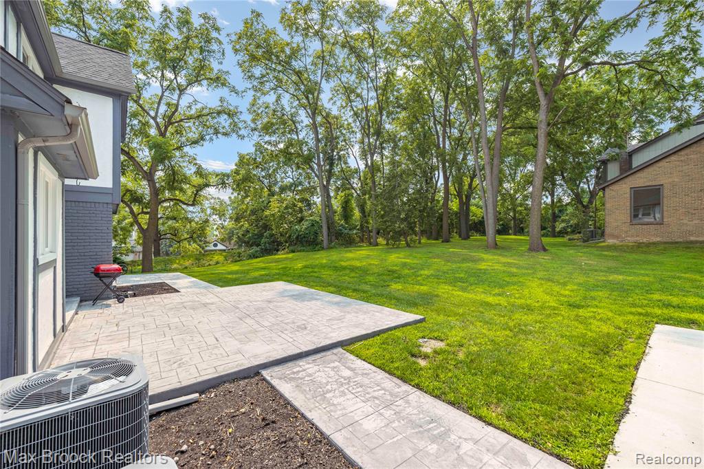 4490 Strathdale Lane, West Bloomfield, MI 48323 — Photo 61