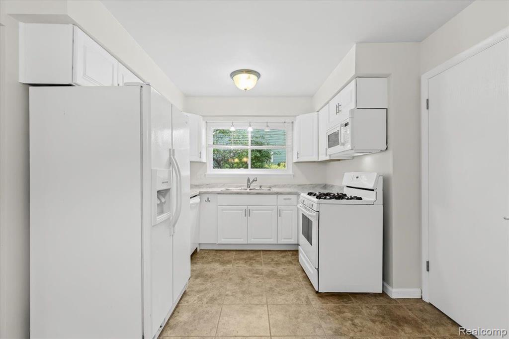 773 OAK RIDGE Drive, Brighton, MI 48116 — Photo 14