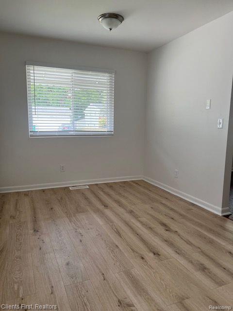 225 DEVONSHIRE Street, Ypsilanti, MI 48198 — Photo 20