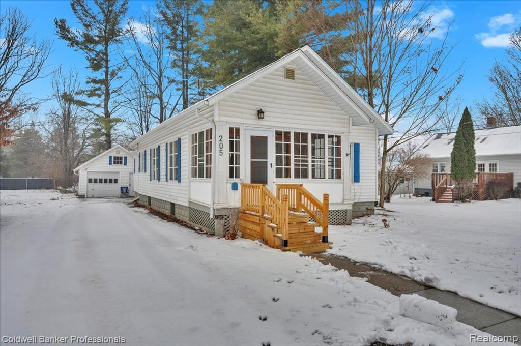 205 Ferry Street, Corunna, MI 48817 — front exterior