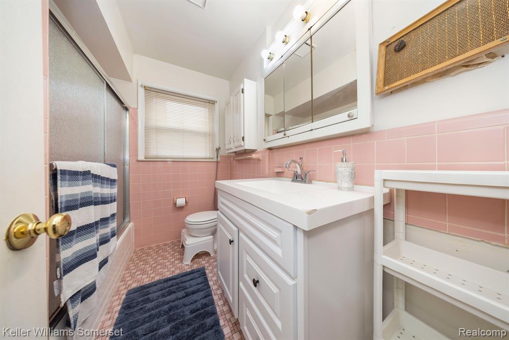 6569 HAWTHORNE Street, Garden City, MI — Photo 20