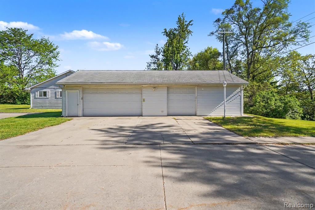 1691 S Lakeview Lane, Highland, MI — Photo 25
