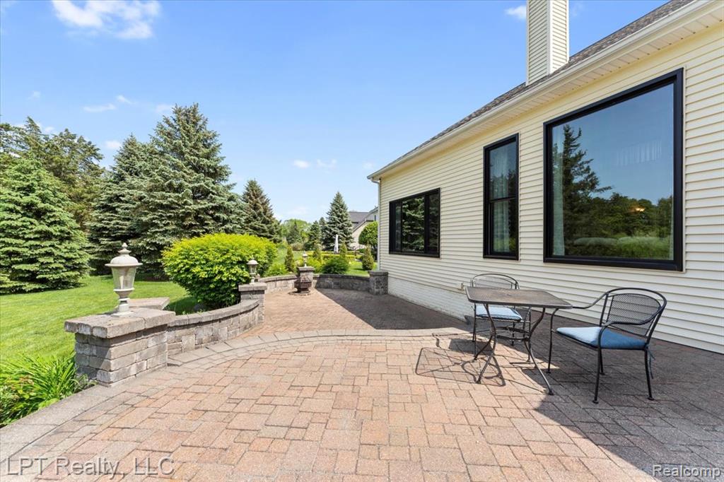 8617 Bonaventure Drive, Brighton, MI 48116 — Photo 45