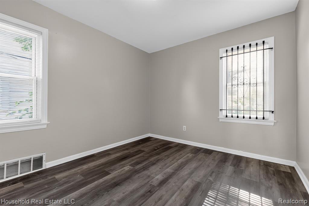 6370 Brace Street, Detroit, MI 48228 — Photo 6