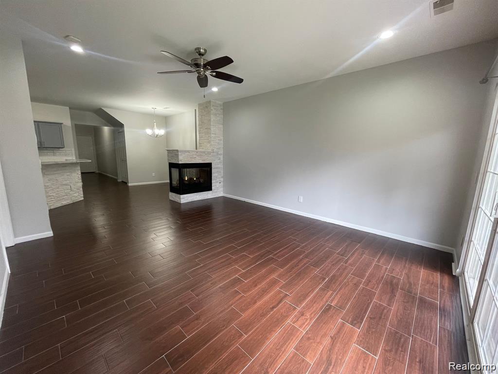 43270 PENDLETON Circle, Sterling Heights, MI 48313 — Photo 10