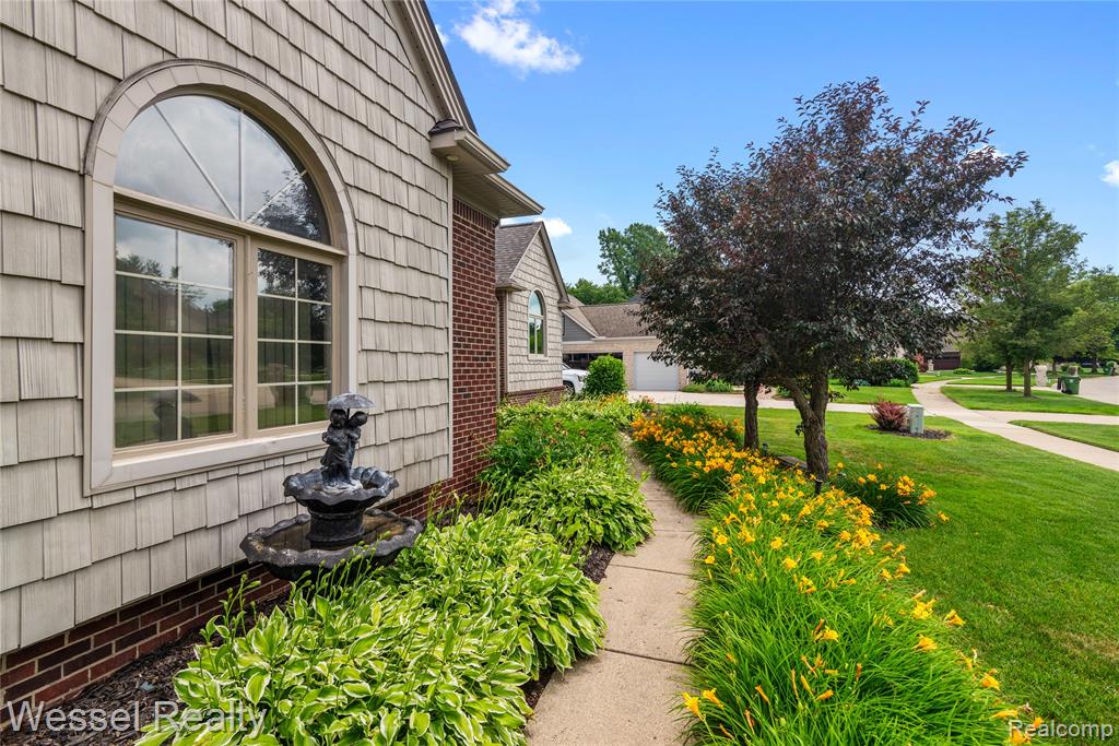 49112 White Mill Drive, Utica, MI 48317 — Photo 6
