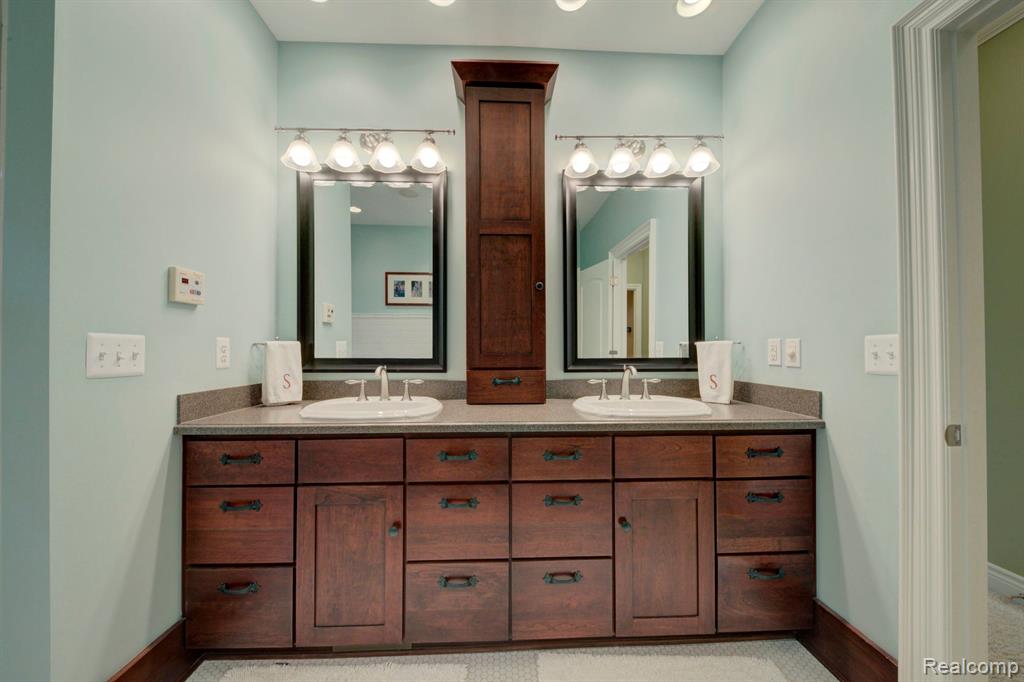 5718 EVERGREEN, Howell, MI 48855 — Photo 21