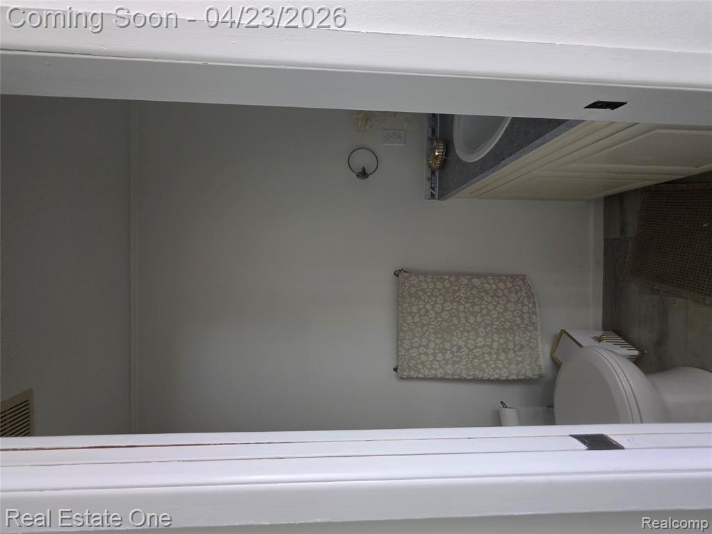 2898 Roundtree Drive, Troy, MI 48083 — Photo 26