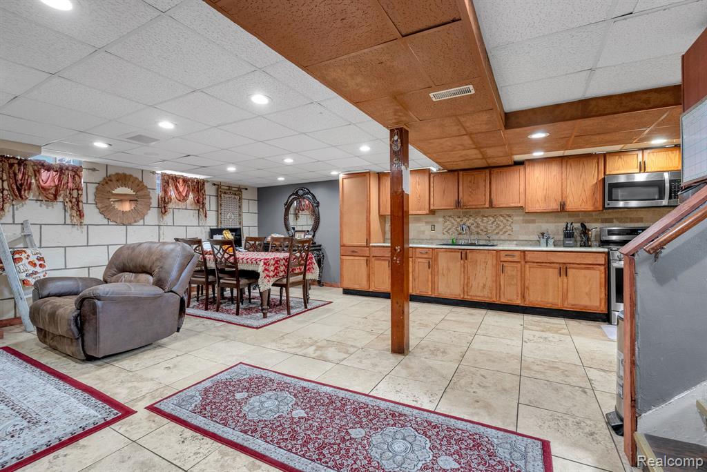 8200 Hartwell Street, Detroit, MI 48228 — Photo 21