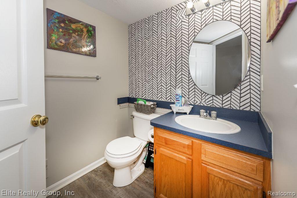 6346 PEMBROOK Drive, Westland, MI — Photo 9