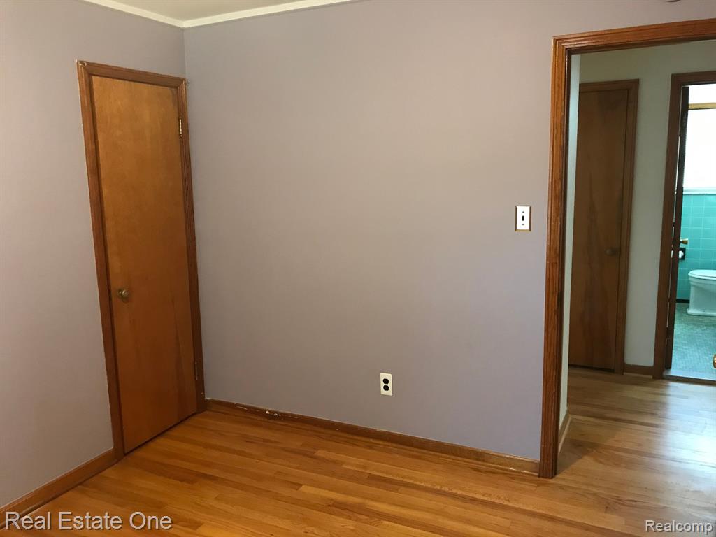 706 SYMES Avenue, Royal Oak, MI 48067 — Photo 11