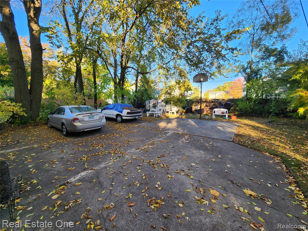 400 Stratford Road, Ferndale, MI 48220 — Photo 9