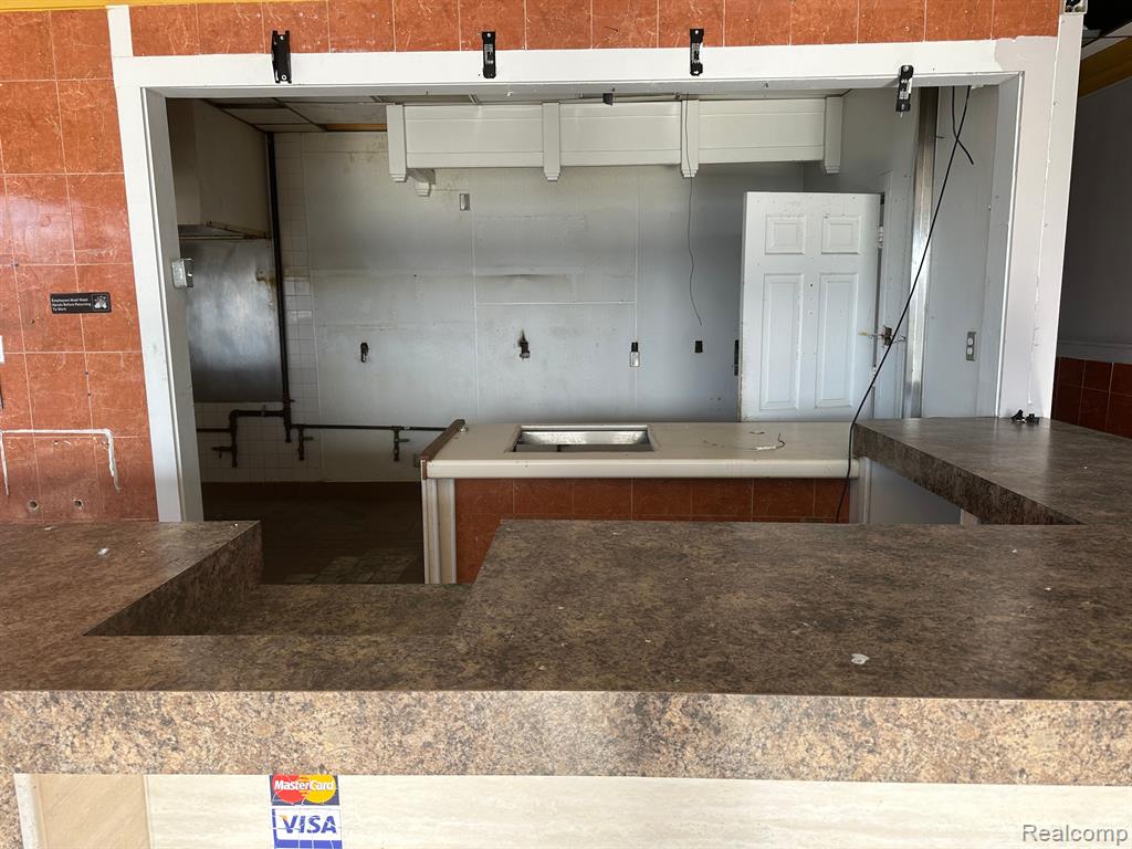 3095 S DORT Highway, Burton, MI 48529 — Photo 5