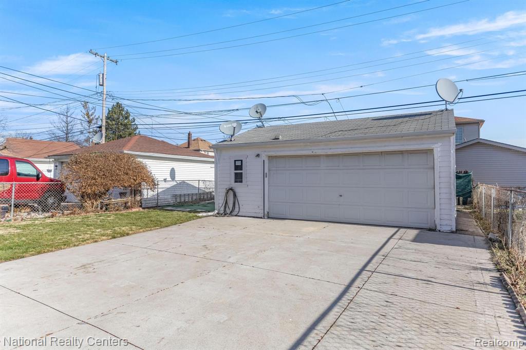 4242 LAPHAM Street, Dearborn, MI 48126 — Photo 48