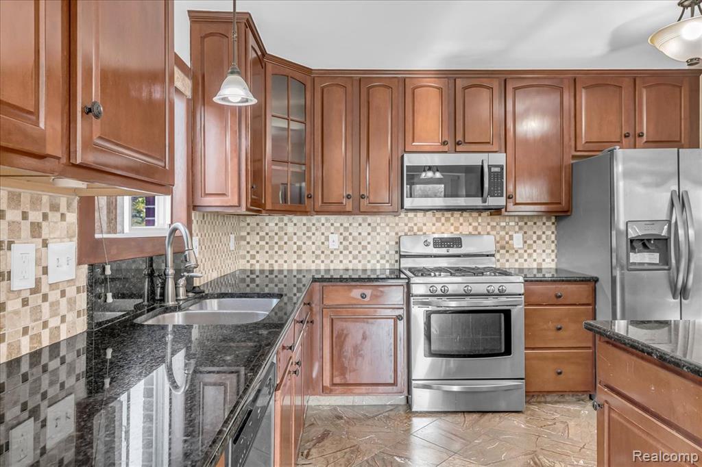 673 Ethan Drive, Westland, MI — Photo 11