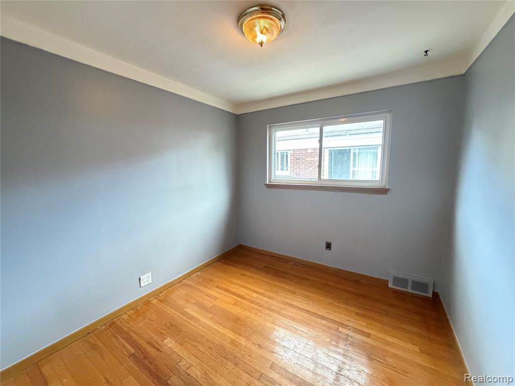 3952 Katherine Street, Dearborn Heights, MI 48125 — Photo 8
