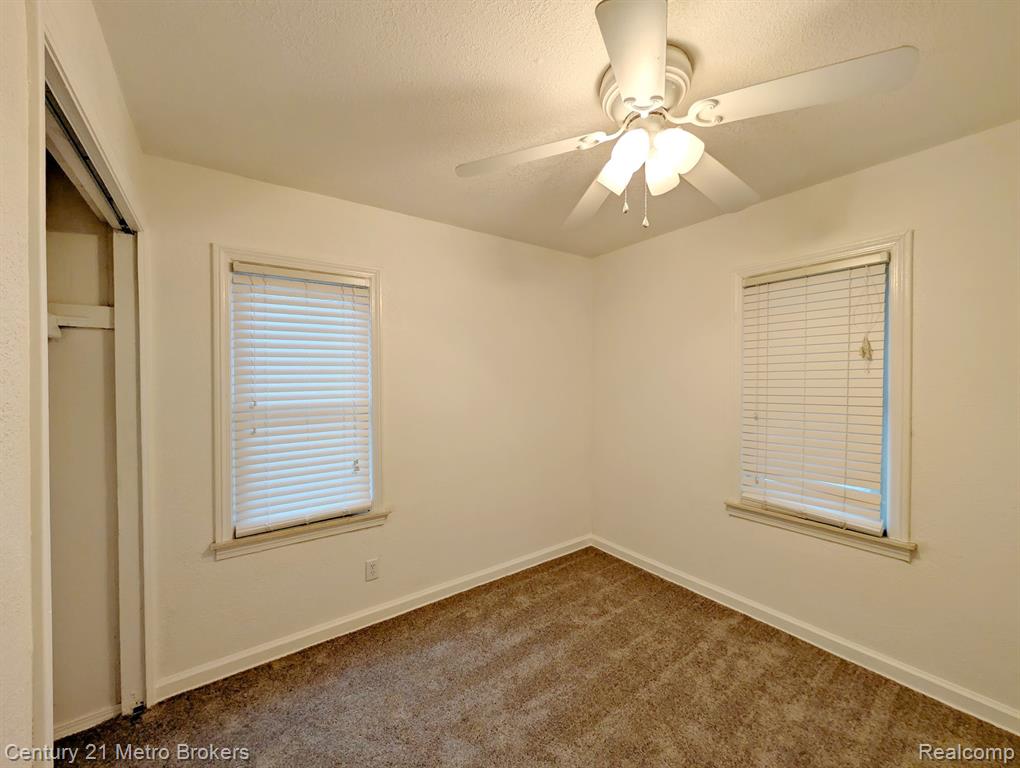 2074 N Center Road, Burton, MI 48509 — Photo 15