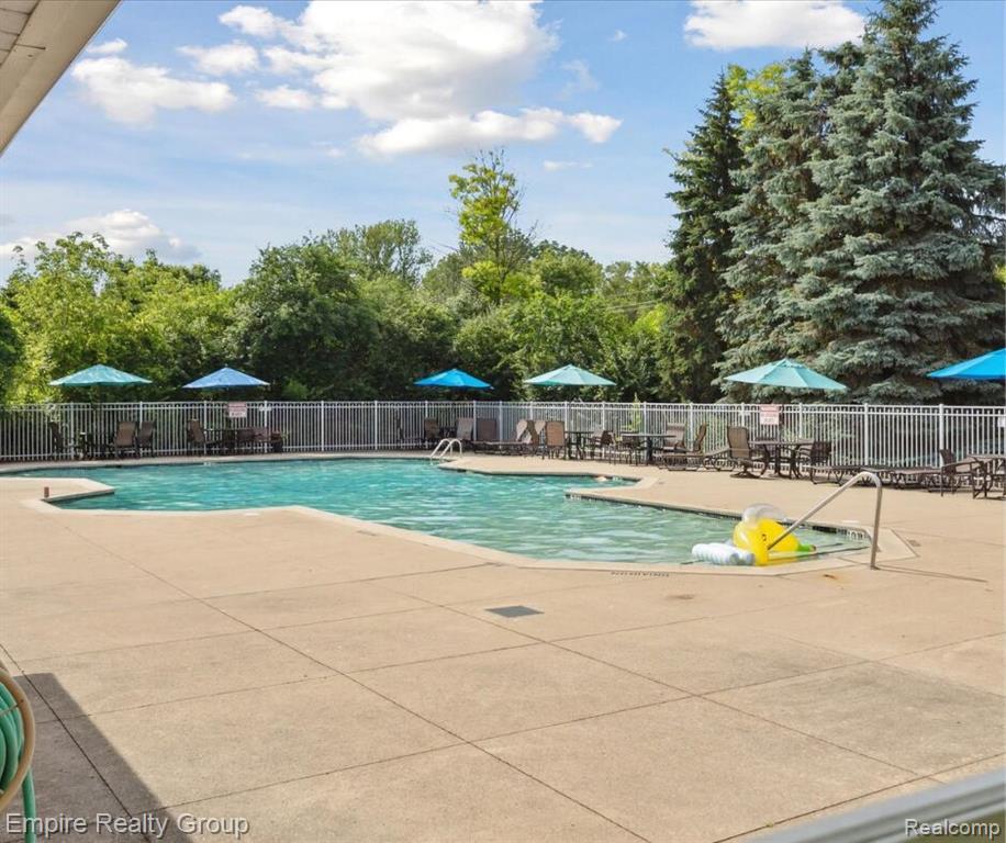 590 Thornhill Court, Belleville, MI 48111 — Photo 14