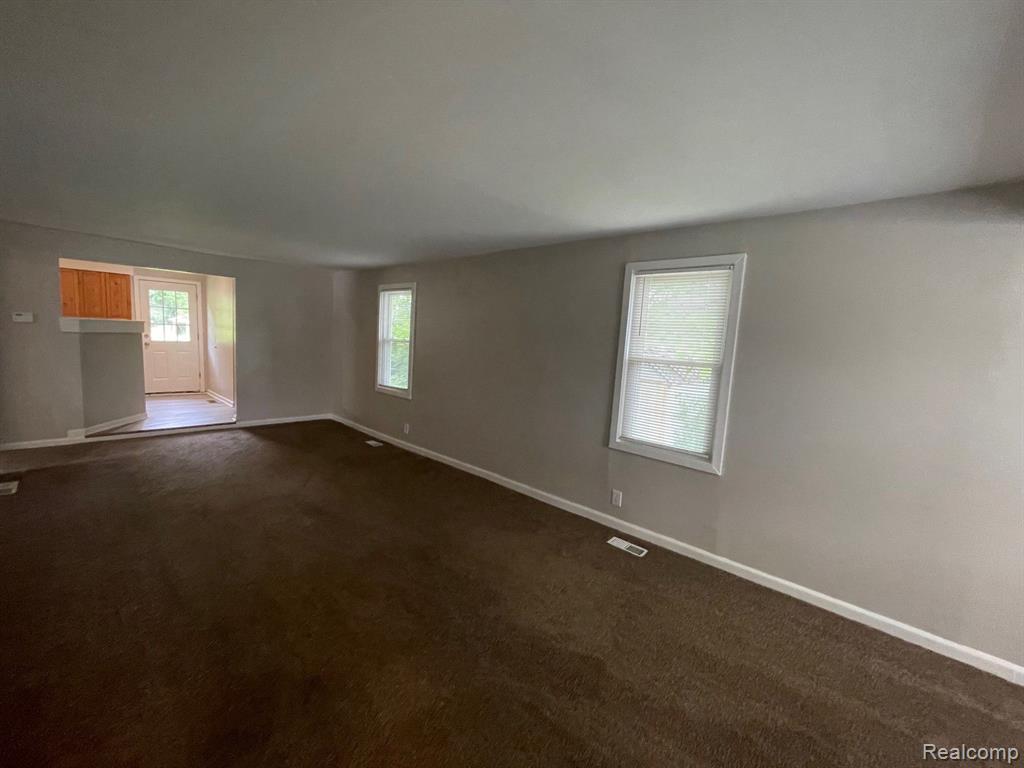 8438 ARLIS Street, Commerce Twp, MI 48382 — Photo 9