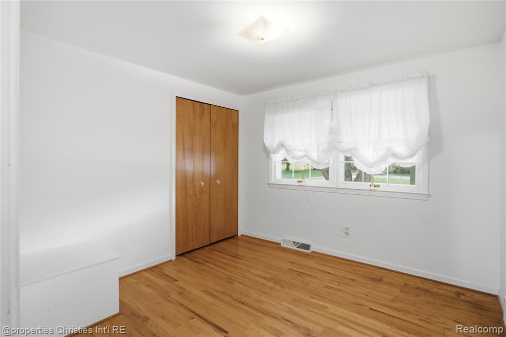 7110 Paterese Drive, Bloomfield Hills, MI 48301 — Photo 28