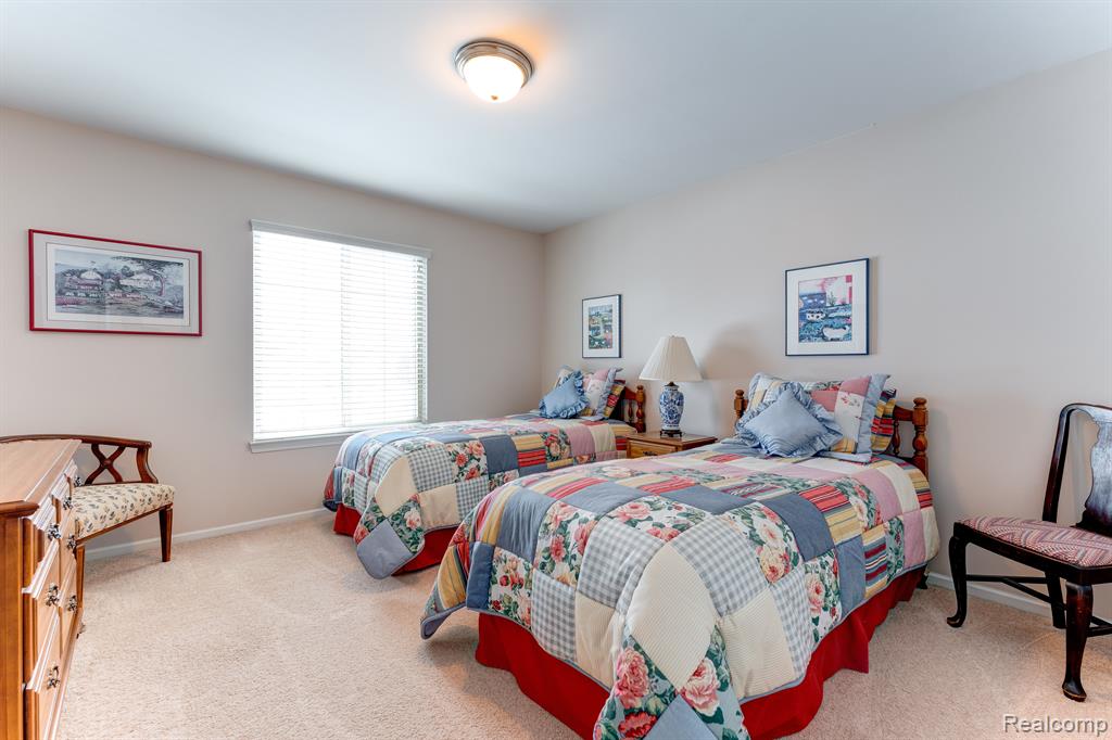 5933 WOODFIELD Parkway, Grand Blanc, MI 48439 — Photo 29