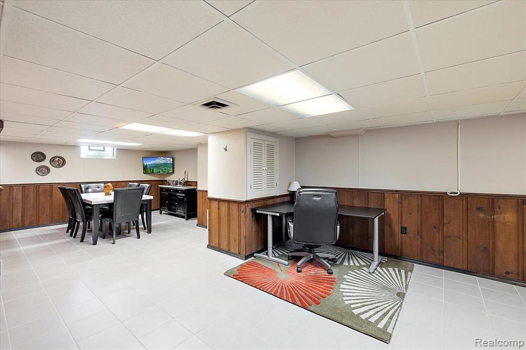 436 W Sunnybrook Drive, Royal Oak, MI 48073 — Photo 34