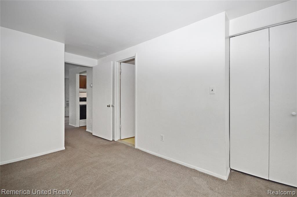 31831 Grand River Avenue, 58, Farmington, MI 48336 — Photo 9