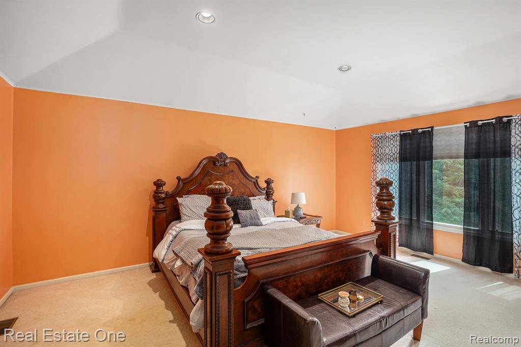 7476 Colchester Lane, West Bloomfield, MI — Photo 24