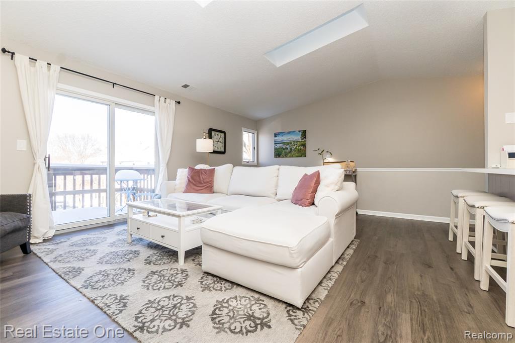 352 Pinewood Drive, Plymouth, MI 48170 — Photo 11