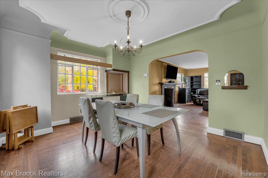 2085 Pontiac Drive, Sylvan Lake, MI 48320 — Photo 10