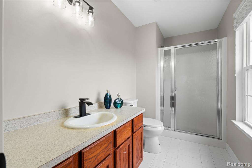 990 Waters Edge Lane, Fenton, MI 48430 — Photo 24
