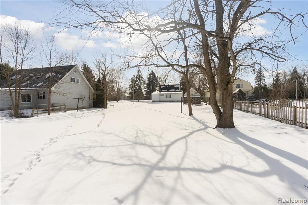 5369 SITKA Street, Burton, MI 48519 — Photo 33