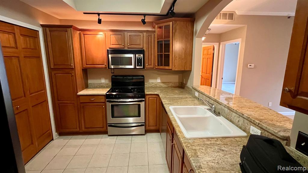 283 S ZEEB Road, 209, Ann Arbor, MI 48103 — Photo 3