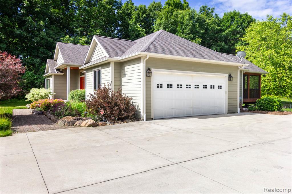 9887 Hadley Road, Clawson, MI 48348 — Photo 35