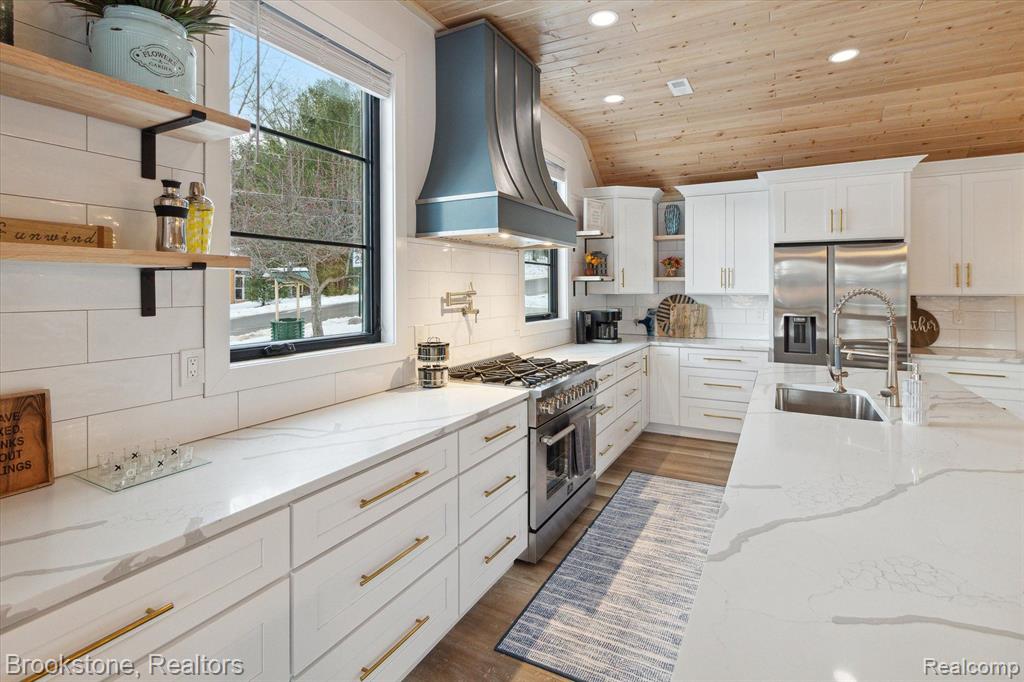 6245 W HIGGINS LAKE Drive, Roscommon, MI 48653 — Photo 11
