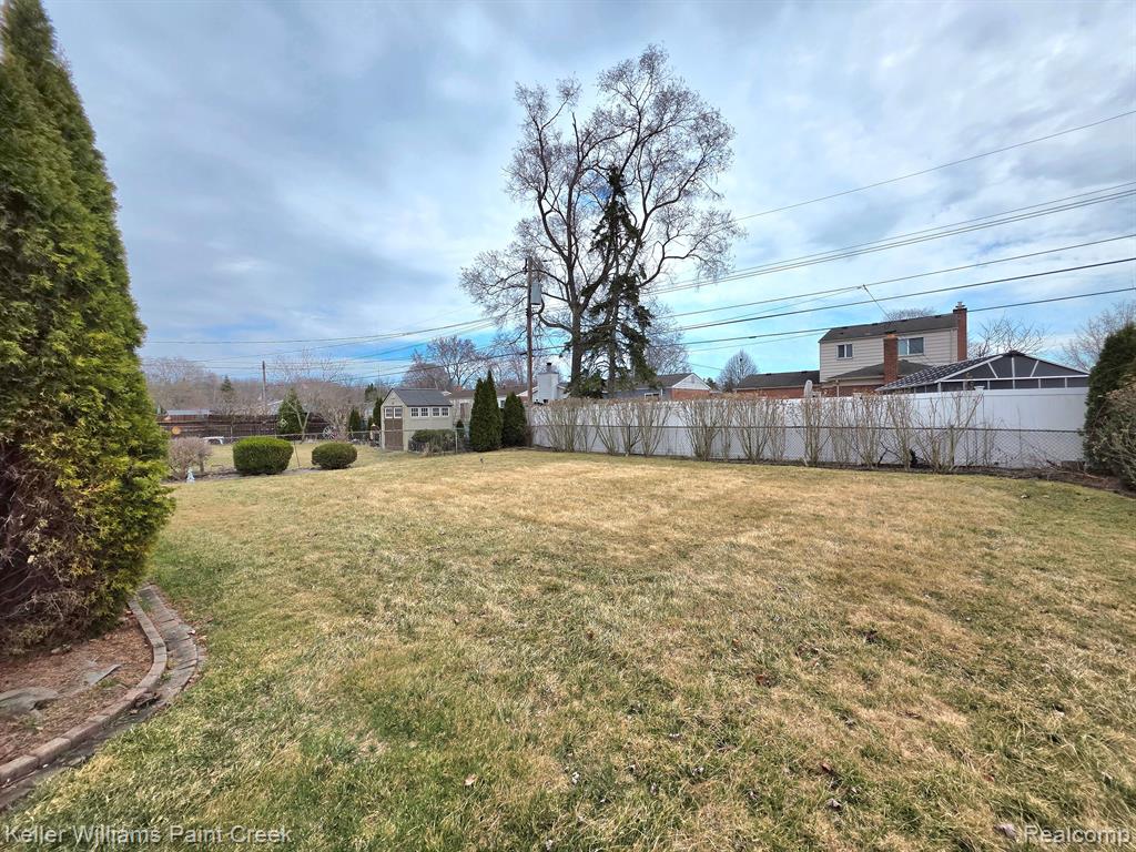 39760 VALIANT Drive, Sterling Heights, MI 48313 — Photo 22