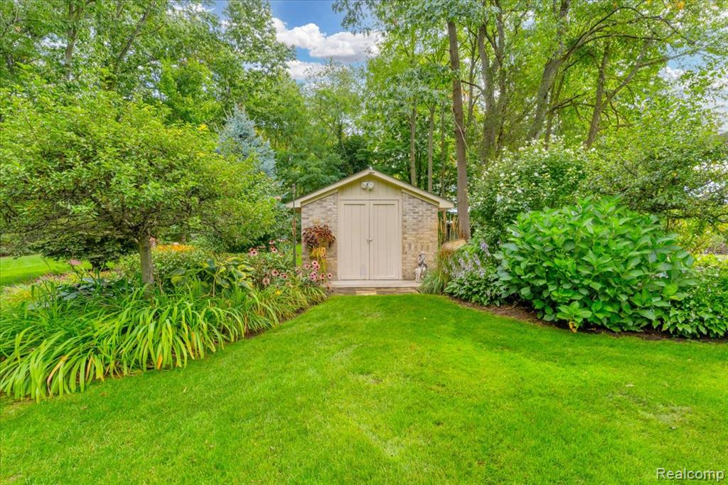 5050 Whitlow Court, Commerce Twp, MI 48382 — Photo 34