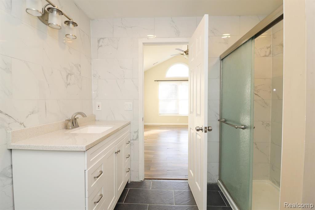 5302 ROYAL VALE Lane, Dearborn, MI 48126 — Photo 39