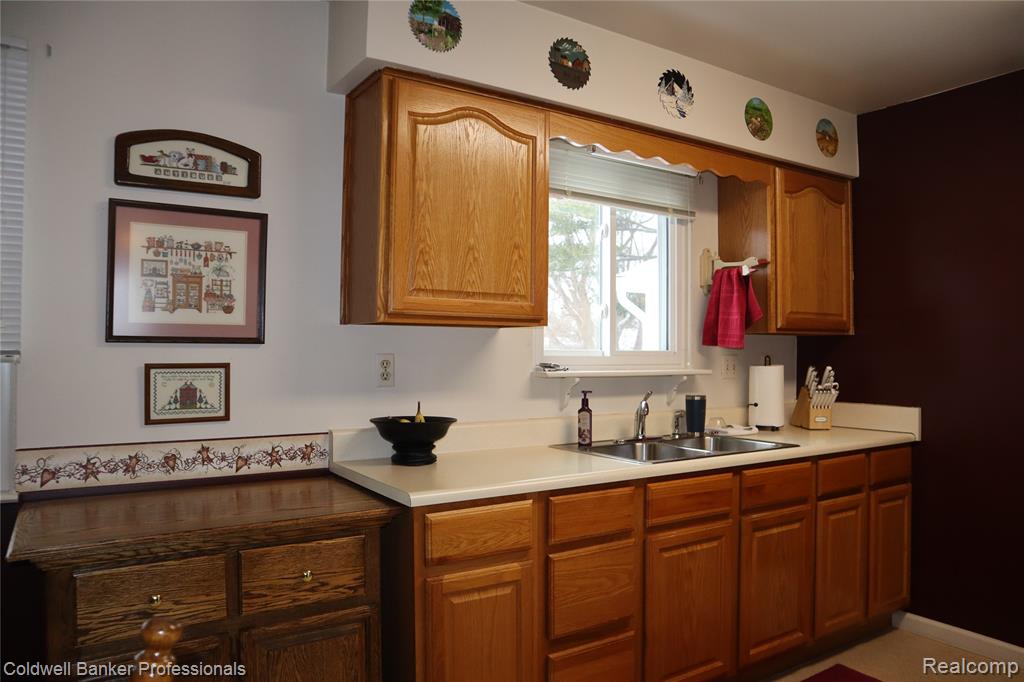 1279 Westbrooke Drive, Lapeer, MI 48446 — Photo 13