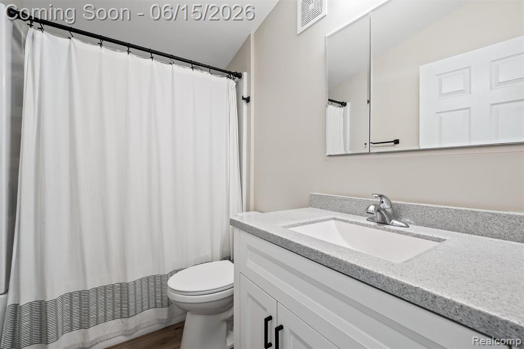 870 Pine Tree Road, Lake Orion, MI 48362 — Photo 16