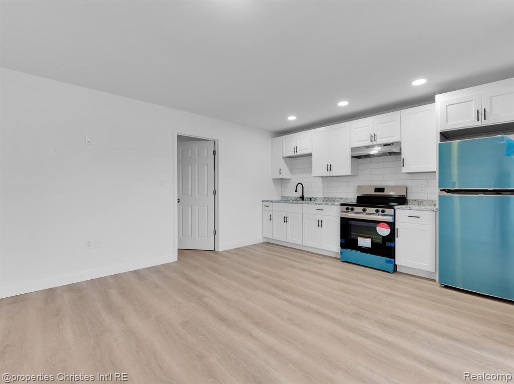 44 HIGHLAND Street, Highland Park, MI 48203 — Photo 4