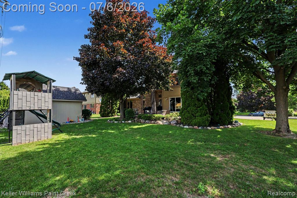 50483 Heatherwood Lane, Utica, MI 48317 — Photo 21
