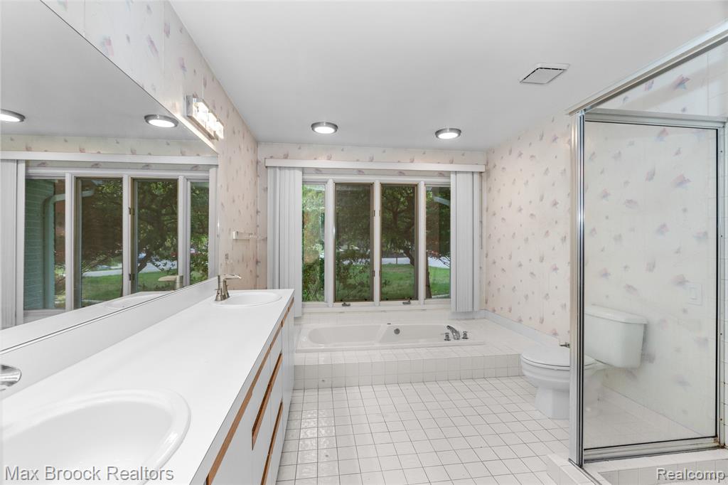 5199 Shenandoah Court, West Bloomfield, MI 48323 — Photo 23