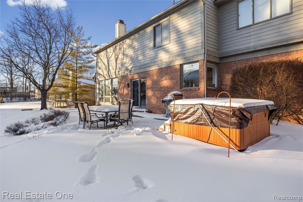 5087 Village Place Court, West Bloomfield, MI — Photo 4
