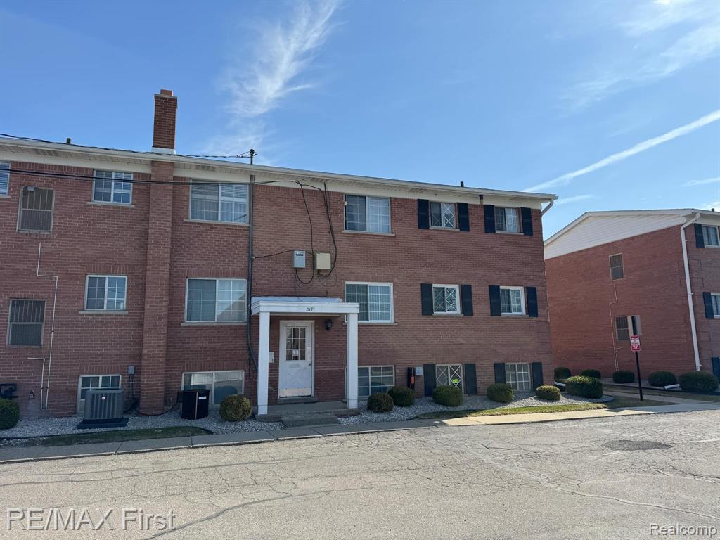 8171 DENWOOD Drive, APT 1, Sterling Heights, MI 48312 — Photo 5