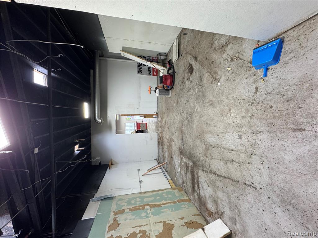 8626 Michigan Avenue, Dearborn, MI, 48210